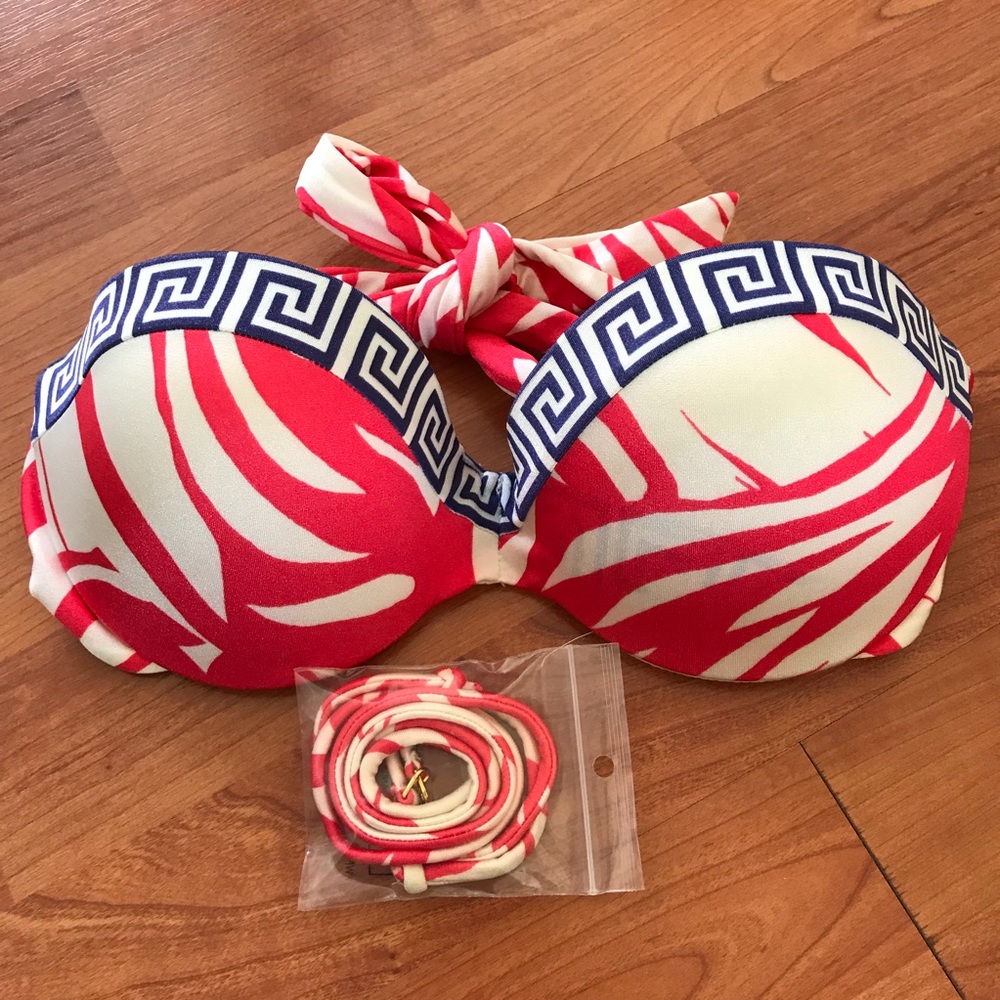 Victoria’s Secret swim top 34B